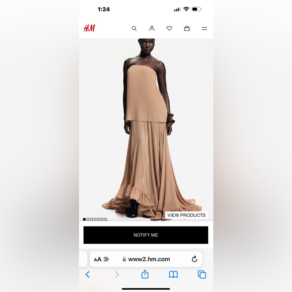 NWT H&M VOLUMINOUS BANDEAU DRESS size Medium Sold out in stores.